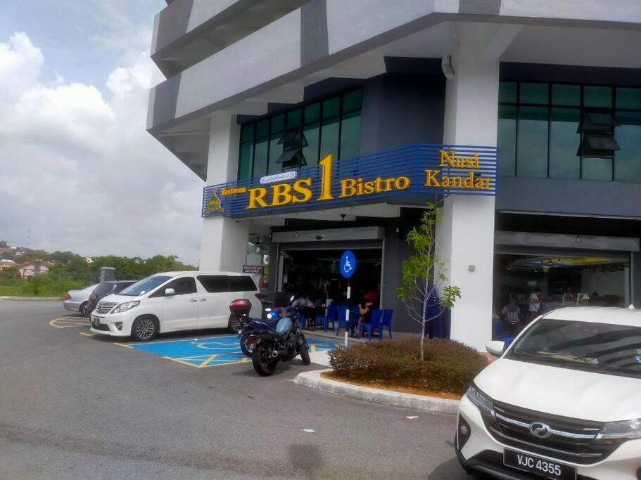 Attractive 3 Bedroom Condo With Pool-D Raudhah Homestay Kajang Exterior foto